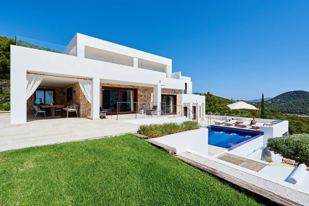 1681375406-Luxury real estates villa to rent Ibiza Nola 2 pool.webp